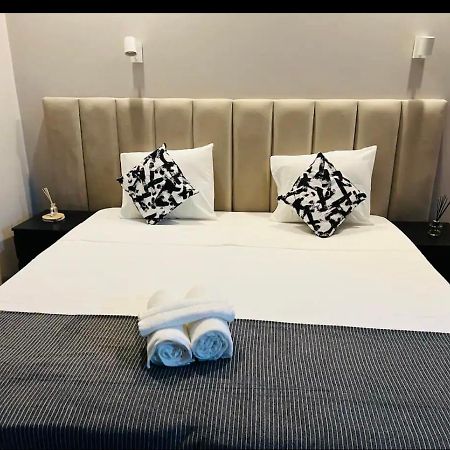Apartamento Sociedade Farmaceutica Lissabon Buitenkant foto